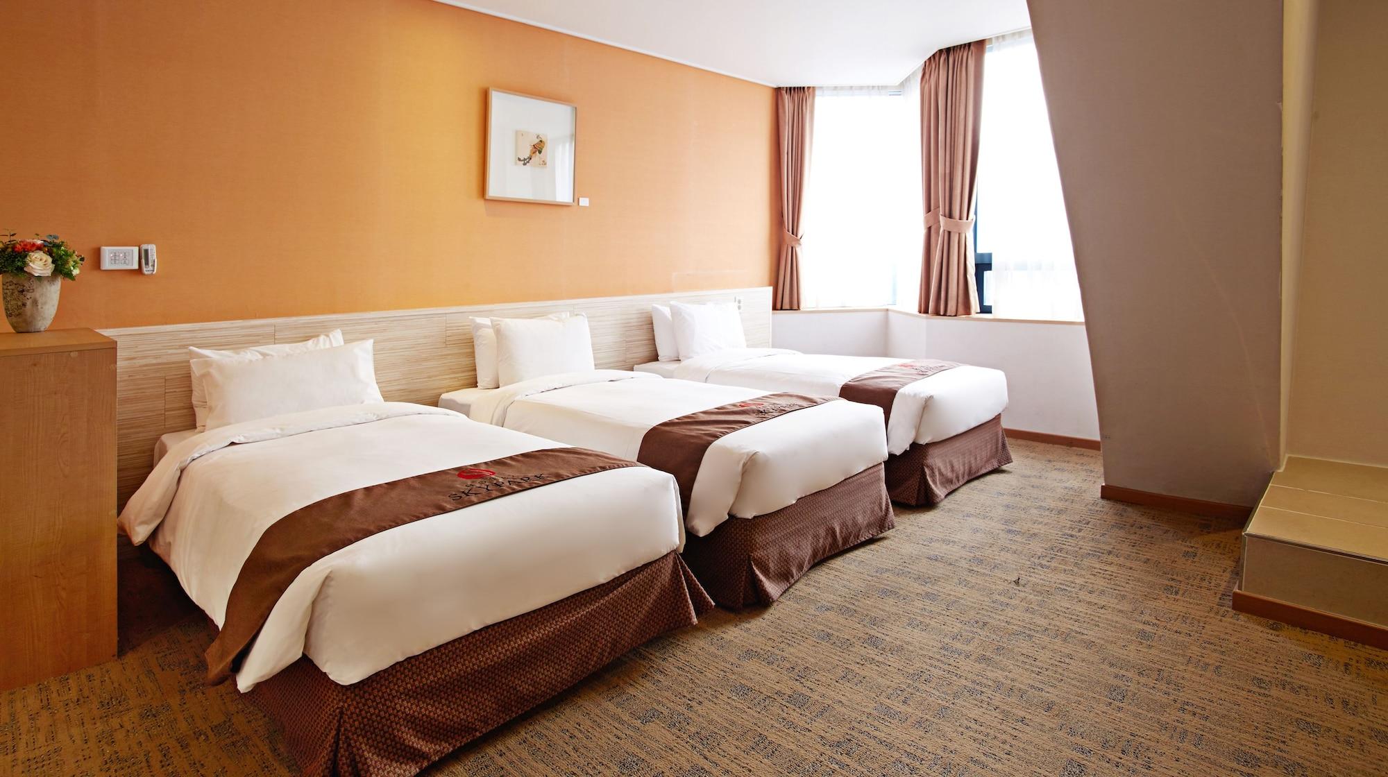 Hotel Skypark Myeongdong 2 Seoul Exterior photo