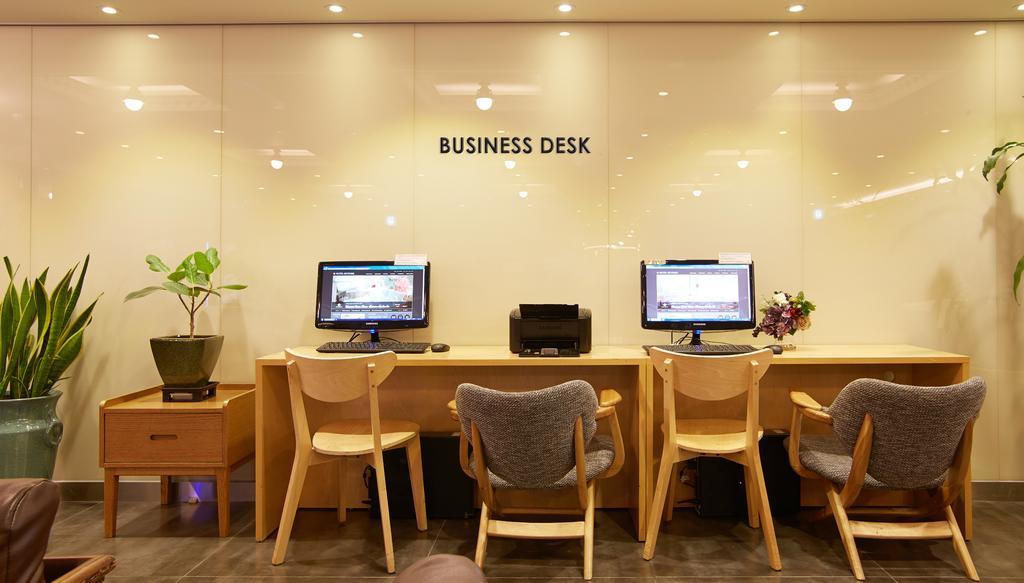 Hotel Skypark Myeongdong 2 Seoul Exterior photo